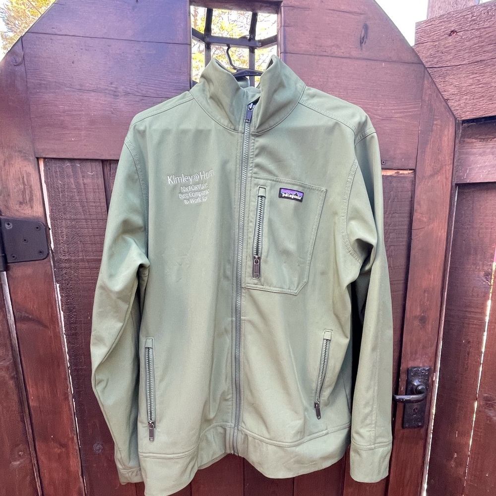 Patagonia jacket, size L, mens , green color .